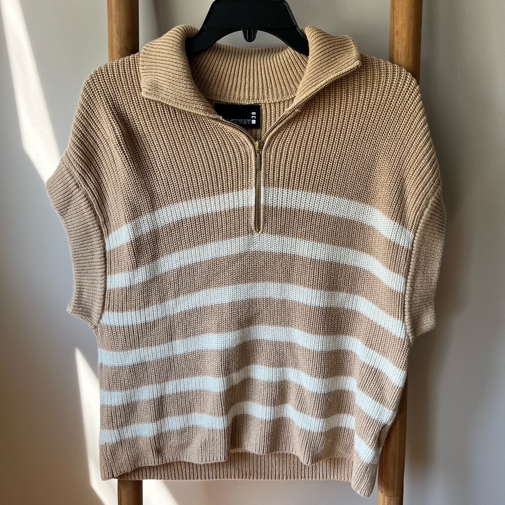 Short sleeve sweater vest! Size small!